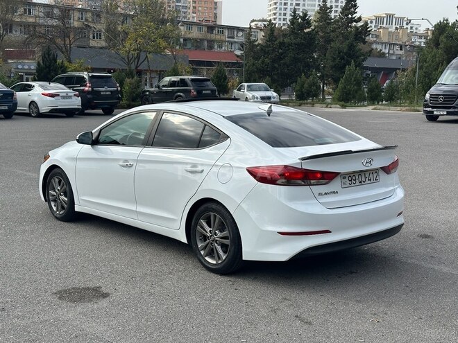 Hyundai Elantra 2018, 162,544 km - 2.0 л - Bakı