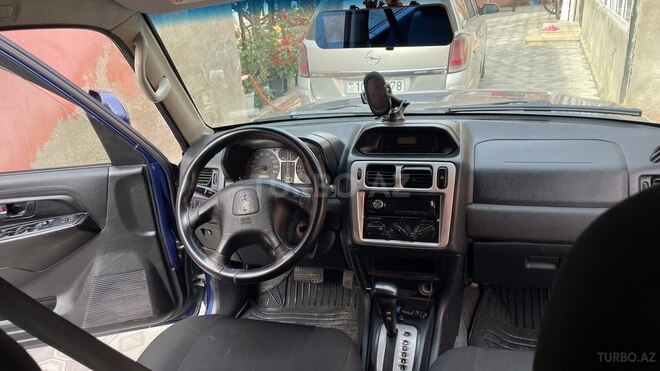 Mitsubishi Pajero io 2003, 300,587 km - 2.0 л - Bakı