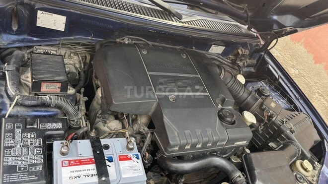 Mitsubishi Pajero io 2003, 300,587 km - 2.0 л - Bakı