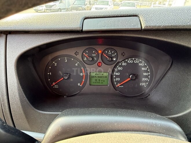 Ford Transit-16