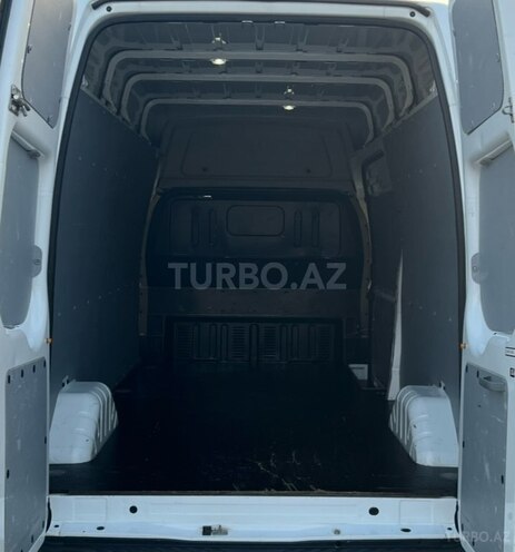Ford Transit-8