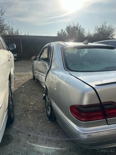 Mercedes E 320 2002, 420,000 km - 3.2 l - Bakı