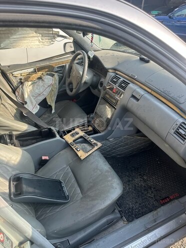 Mercedes E 320 2002, 420,000 km - 3.2 l - Bakı