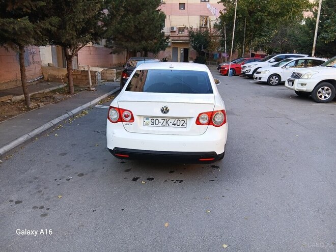 Volkswagen Jetta 2010, 240,000 km - 1.6 л - Bakı