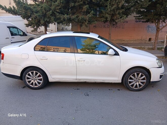 Volkswagen Jetta 2010, 240,000 km - 1.6 л - Bakı