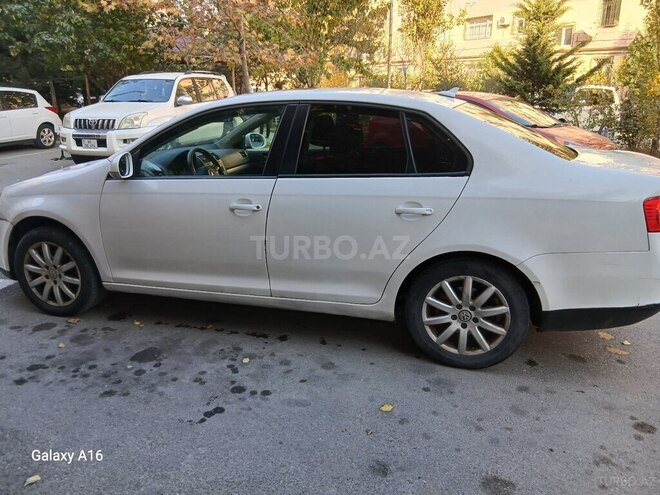 Volkswagen Jetta 2010, 240,000 km - 1.6 л - Bakı