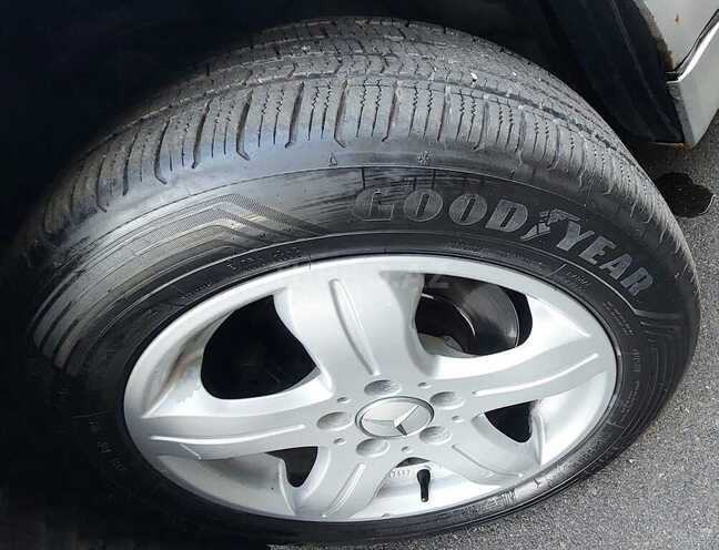 Mercedes E 220 1999, 472,000 km - 2.2 l - Bakı