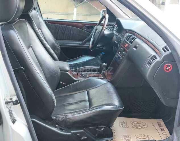 Mercedes E 220 1999, 472,000 km - 2.2 l - Bakı
