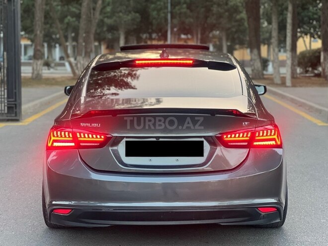 Chevrolet Malibu-12