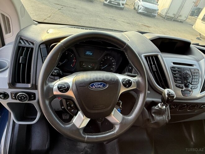 Ford Transit-14