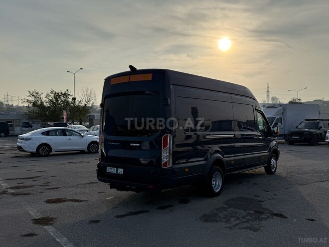 Ford Transit-6