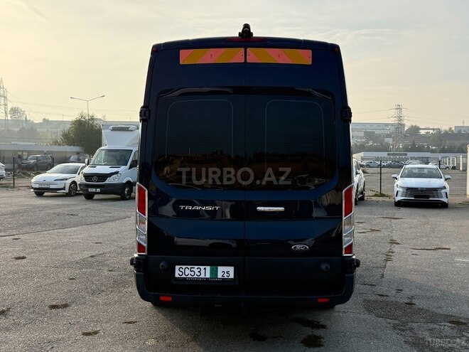 Ford Transit-7