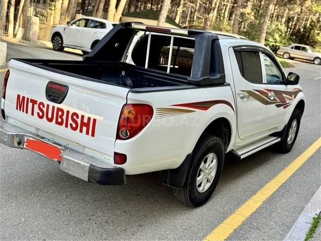 Mitsubishi L200 2014, 193,600 km - 2.5 l - Bakı