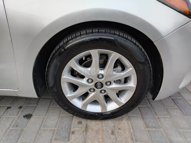 Kia Forte-13