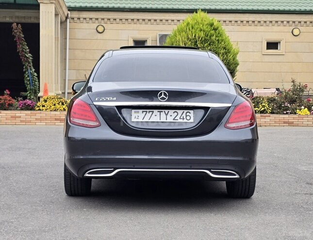 Mercedes C 220 d 2016, 243,300 km - 2.1 l - Bakı
