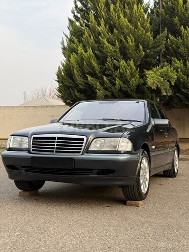 Mercedes C 220 2000, 490,000 km - 2.2 l - Saatlı