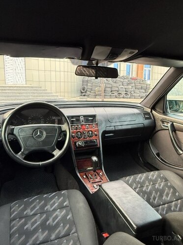 Mercedes C 220 2000, 490,000 km - 2.2 l - Saatlı