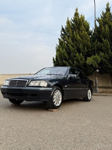 Mercedes C 220 2000, 490,000 km - 2.2 l - Saatlı