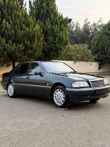 Mercedes C 220 2000, 490,000 km - 2.2 l - Saatlı