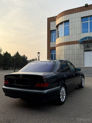 Mercedes C 220 2000, 490,000 km - 2.2 l - Saatlı