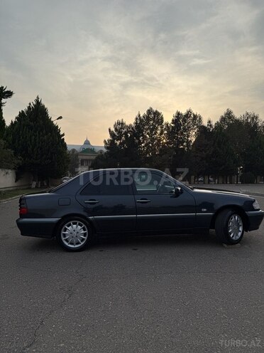 Mercedes C 220 2000, 490,000 km - 2.2 l - Saatlı