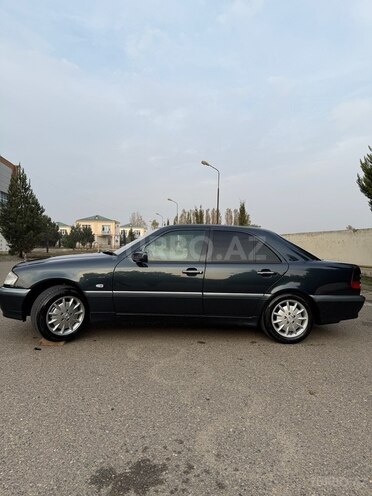 Mercedes C 220 2000, 490,000 km - 2.2 l - Saatlı
