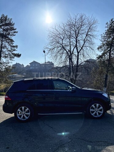 Mercedes ML 300 4MATIC-3