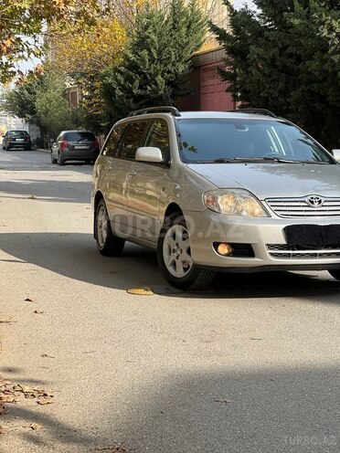 Toyota Corolla 2006, 284,000 km - 1.4 l - Bakı