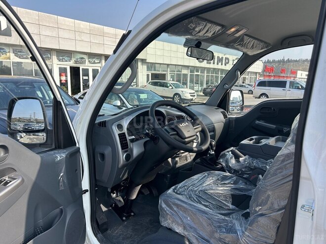 Kia K2500-9