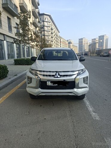 Mitsubishi L200 2021, 170,000 km - 2.4 l - Bakı