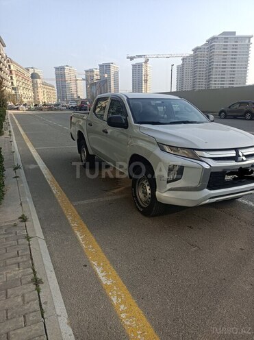 Mitsubishi L200 2021, 170,000 km - 2.4 l - Bakı