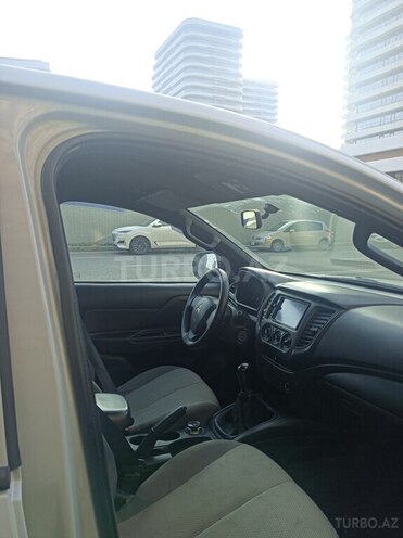Mitsubishi L200 2021, 170,000 km - 2.4 l - Bakı