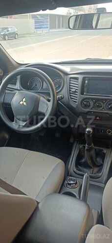 Mitsubishi L200 2021, 170,000 km - 2.4 l - Bakı