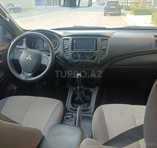 Mitsubishi L200 2021, 170,000 km - 2.4 l - Bakı