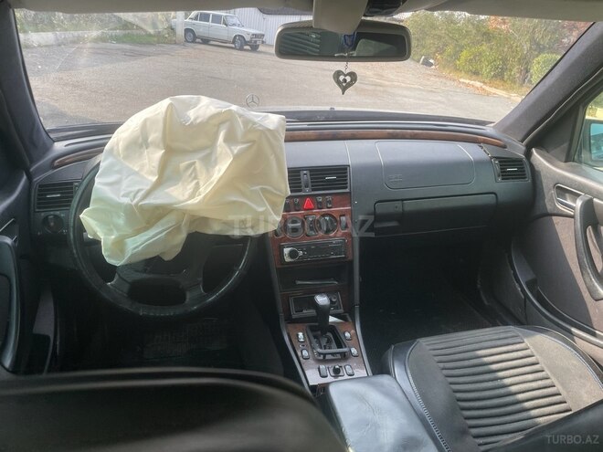 Mercedes C 230 1999, 255,473 km - 2.3 l - Yevlax