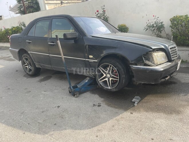 Mercedes C 230 1999, 255,473 km - 2.3 l - Yevlax
