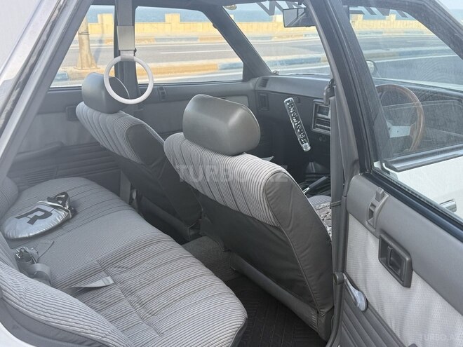 Nissan  1985, 97,000 km - 1.8 l - Bakı
