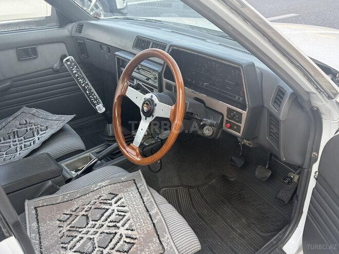 Nissan  1985, 97,000 km - 1.8 l - Bakı