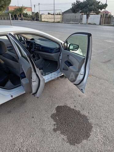 Honda Insight-5
