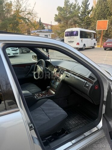 Mercedes E 220 2002, 599,990 km - 2.2 l - Sumqayıt