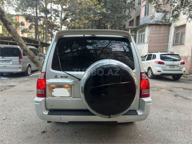 Mitsubishi Pajero 2005, 166,000 km - 3.0 l - Bakı