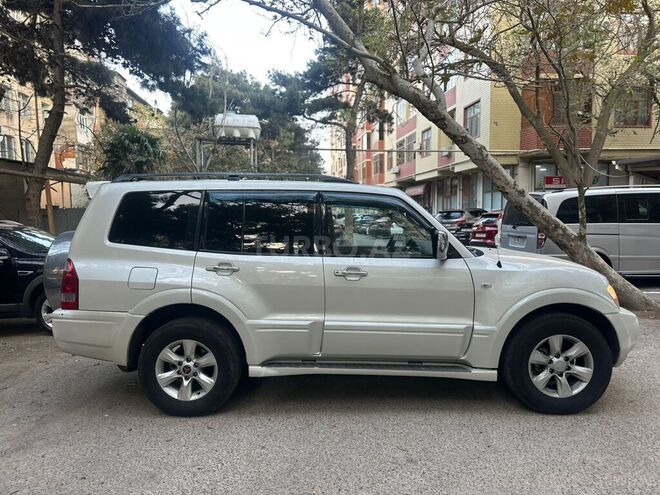 Mitsubishi Pajero 2005, 166,000 km - 3.0 l - Bakı