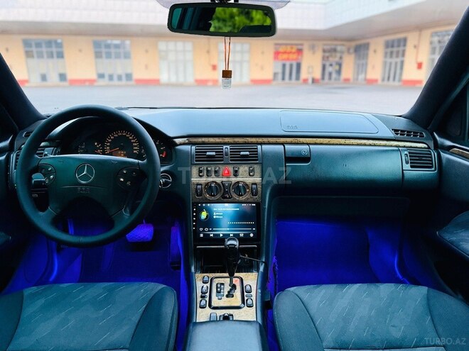 Mercedes E 270 1999, 292,542 km - 2.7 l - İmişli
