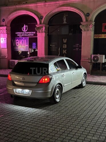 Opel Astra 2005, 300,000 km - 1.4 l - Gəncə