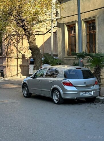 Opel Astra 2005, 300,000 km - 1.4 l - Gəncə