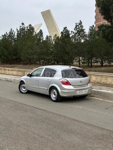 Opel Astra 2005, 300,000 km - 1.4 l - Gəncə