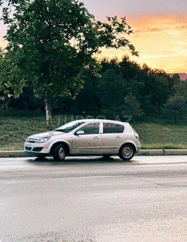 Opel Astra 2005, 300,000 km - 1.4 l - Gəncə