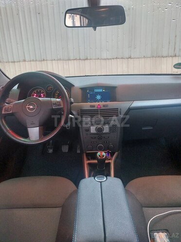 Opel Astra 2005, 300,000 km - 1.4 l - Gəncə