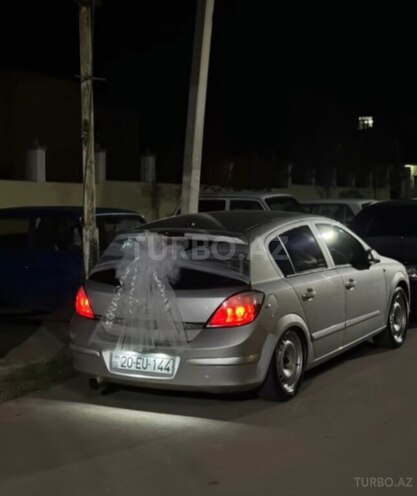 Opel Astra 2005, 300,000 km - 1.4 l - Gəncə