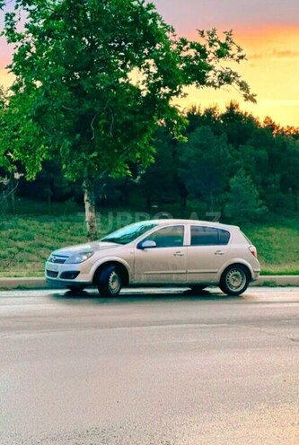 Opel Astra 2005, 300,000 km - 1.4 l - Gəncə